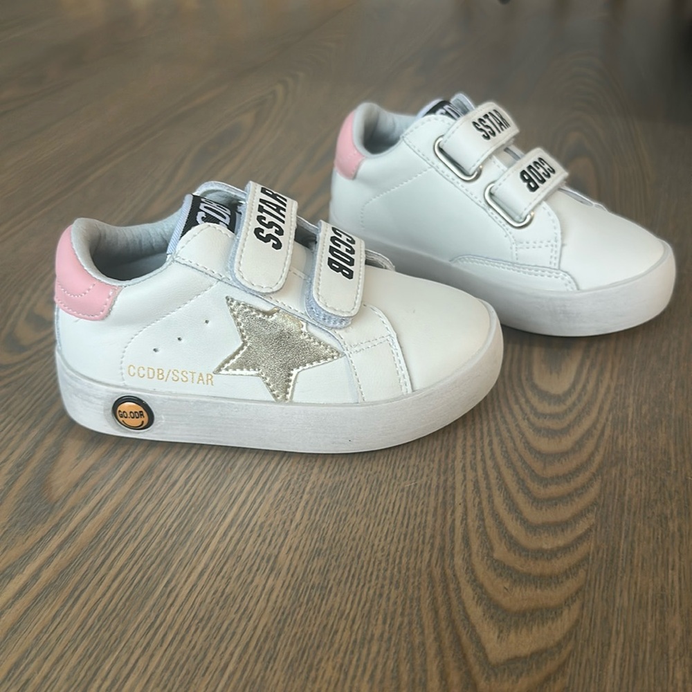 Kids sneakers